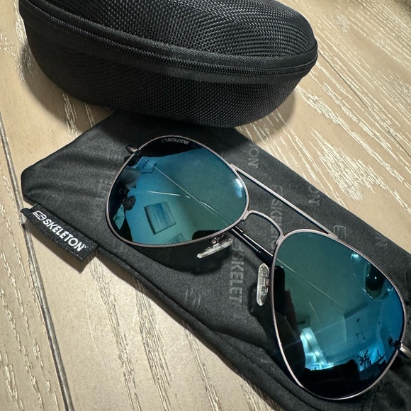 Skeleton Polarized Aviator Sunglasses - Picture 2 of 4